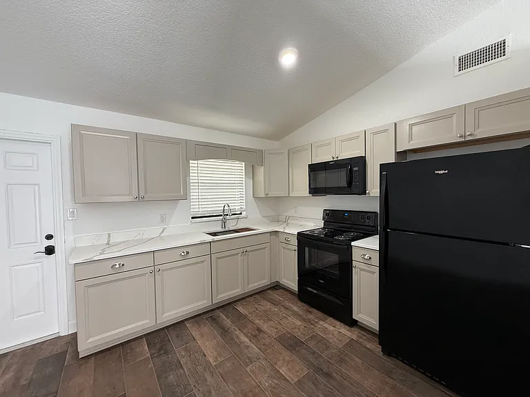 125 S Florida St #2 — Photo 2