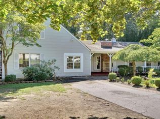 5 Chelsea Rd, Jackson, NJ 08527