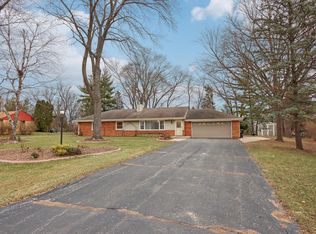 W156N5734 Cheryln Dr, Menomonee Falls, WI 53051