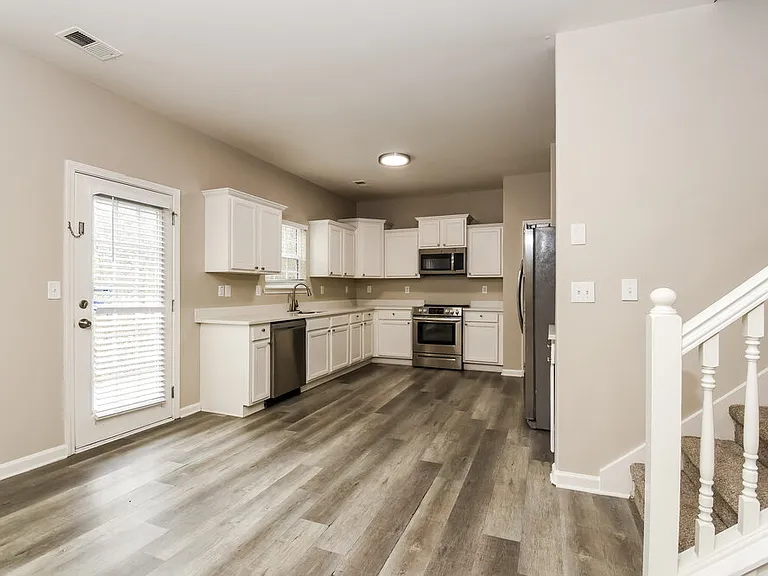 4213 Kenwood Trl — Photo 8