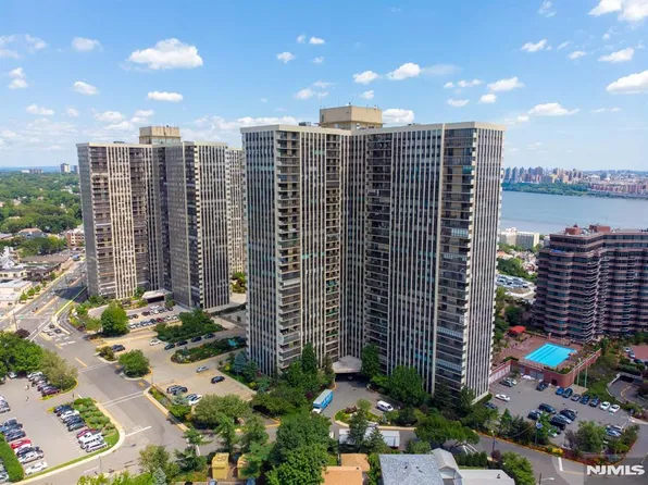 200 Winston Dr APT 401, Cliffside Park, NJ 07010