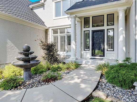 2nd image of 15448 Ironhorse Cir
