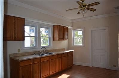 5th image of 370 Latourette St