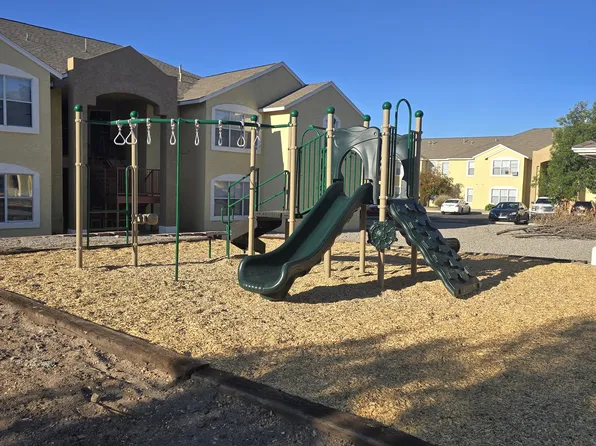 Las Lomas Apartments