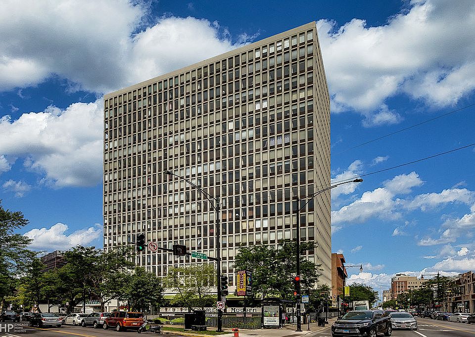 1st image of 444 W Fullerton Pkwy APT 1202