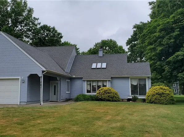 761 Beechwood Dr, Tallmadge, OH 44278