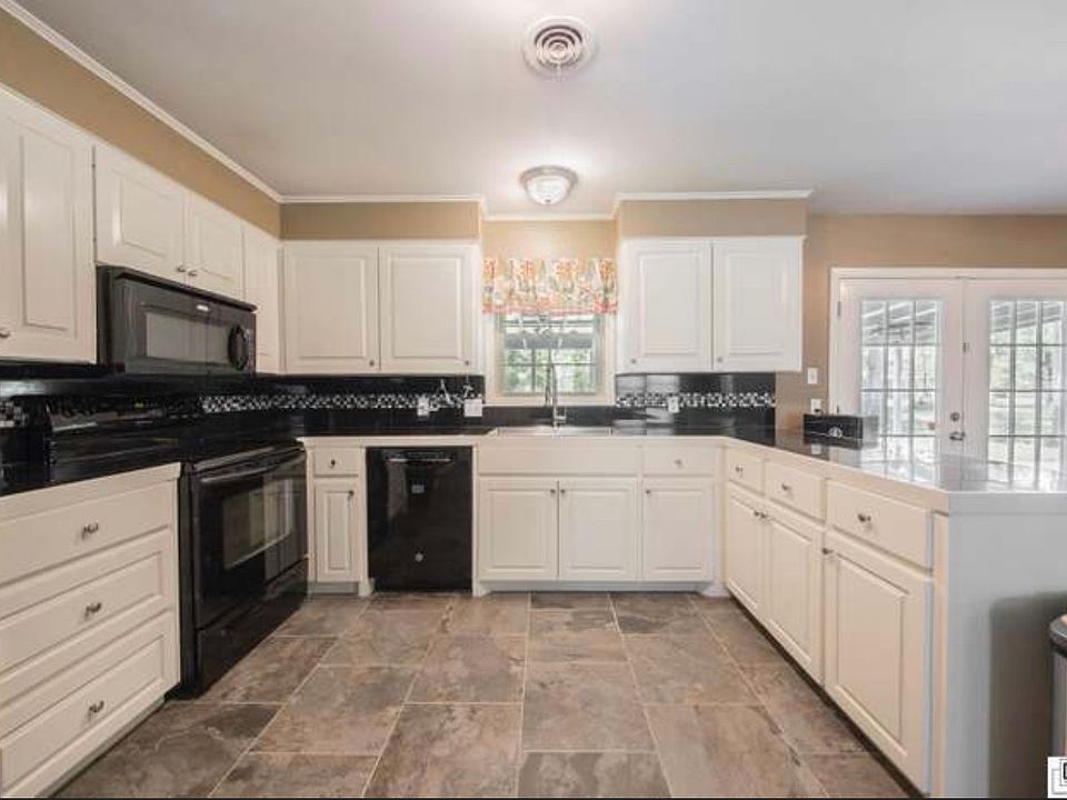 2nd image of 2216 Mallory Pl