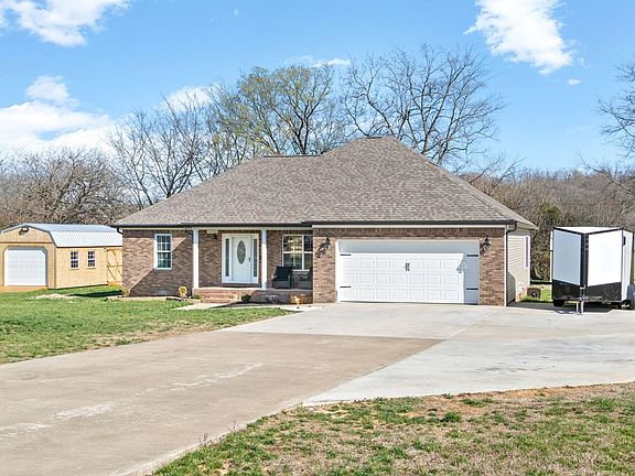 3rd image of 1822 Valley View Dr