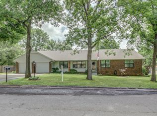 905 S East Ave, Tahlequah, OK 74464