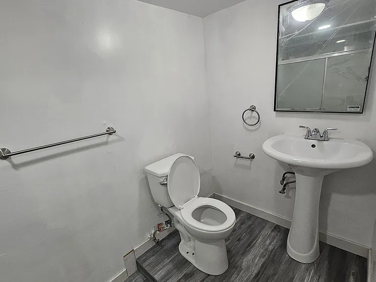 325 N Normandie Ave — Photo 10