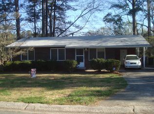 844 Longleaf Dr, Forest Park, GA 30297