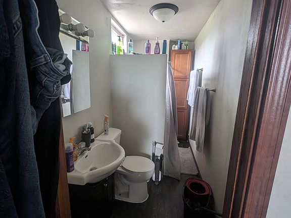 3rd image of 118 N Main St #4
