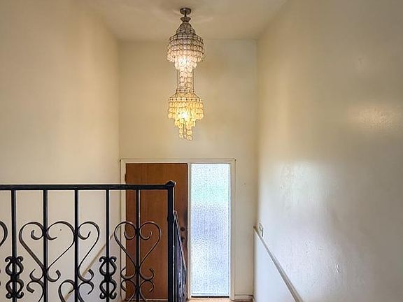 3rd image of 1418 Fairfax Rd