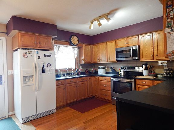 3rd image of 69 Norman St