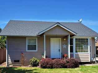 235 Cobb St, Dillard, OR 97432