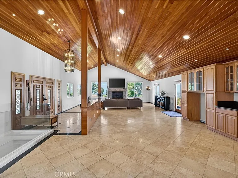 58 Eastfield Dr — Photo 9