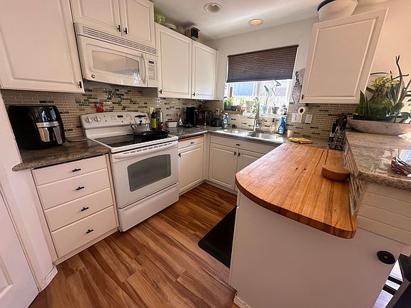 4th image of 140 Lyon Pl SE