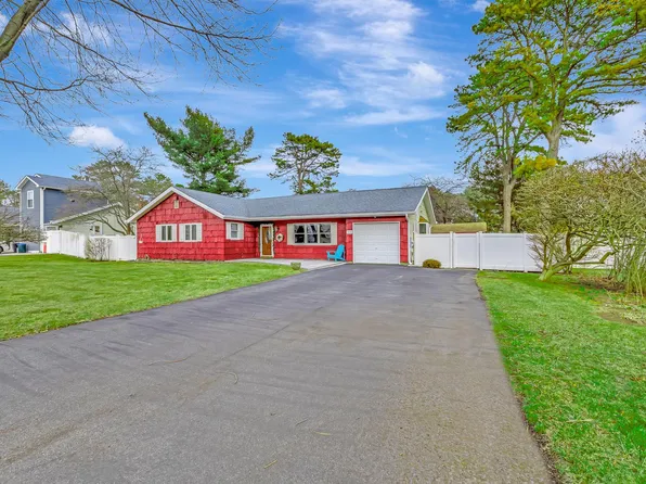 265 Bridgeport Avenue, Medford, NY 11763