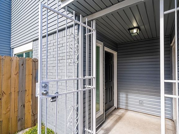 4th image of 7210 Campeachy Ln