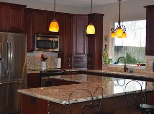 402 Baycrest Dr, League City, TX 77573