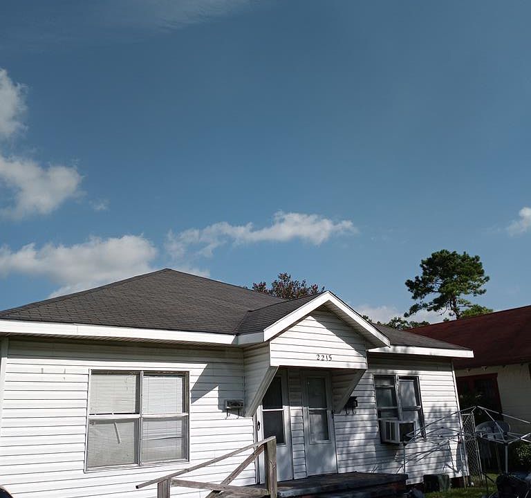 1st image of 2215 Thomas Blvd