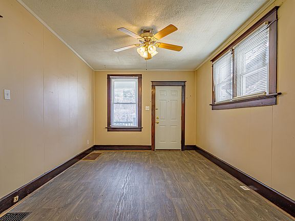 5th image of 915 N Morton Ave