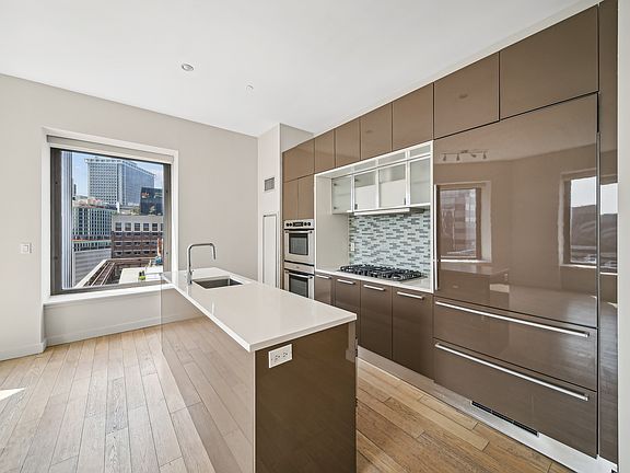 5th image of 75 Wall St APT 30C