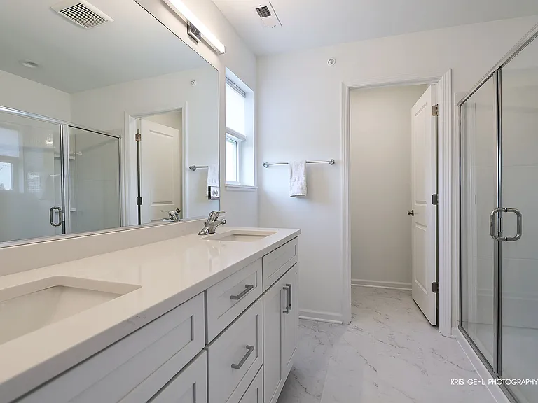 2490 Olivia Ct — Photo 15