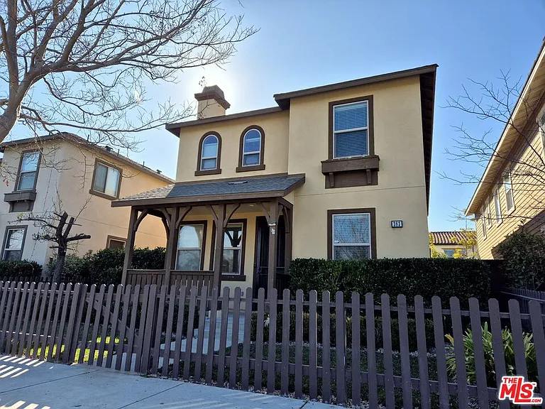 383 Silktree Ave — Photo 33
