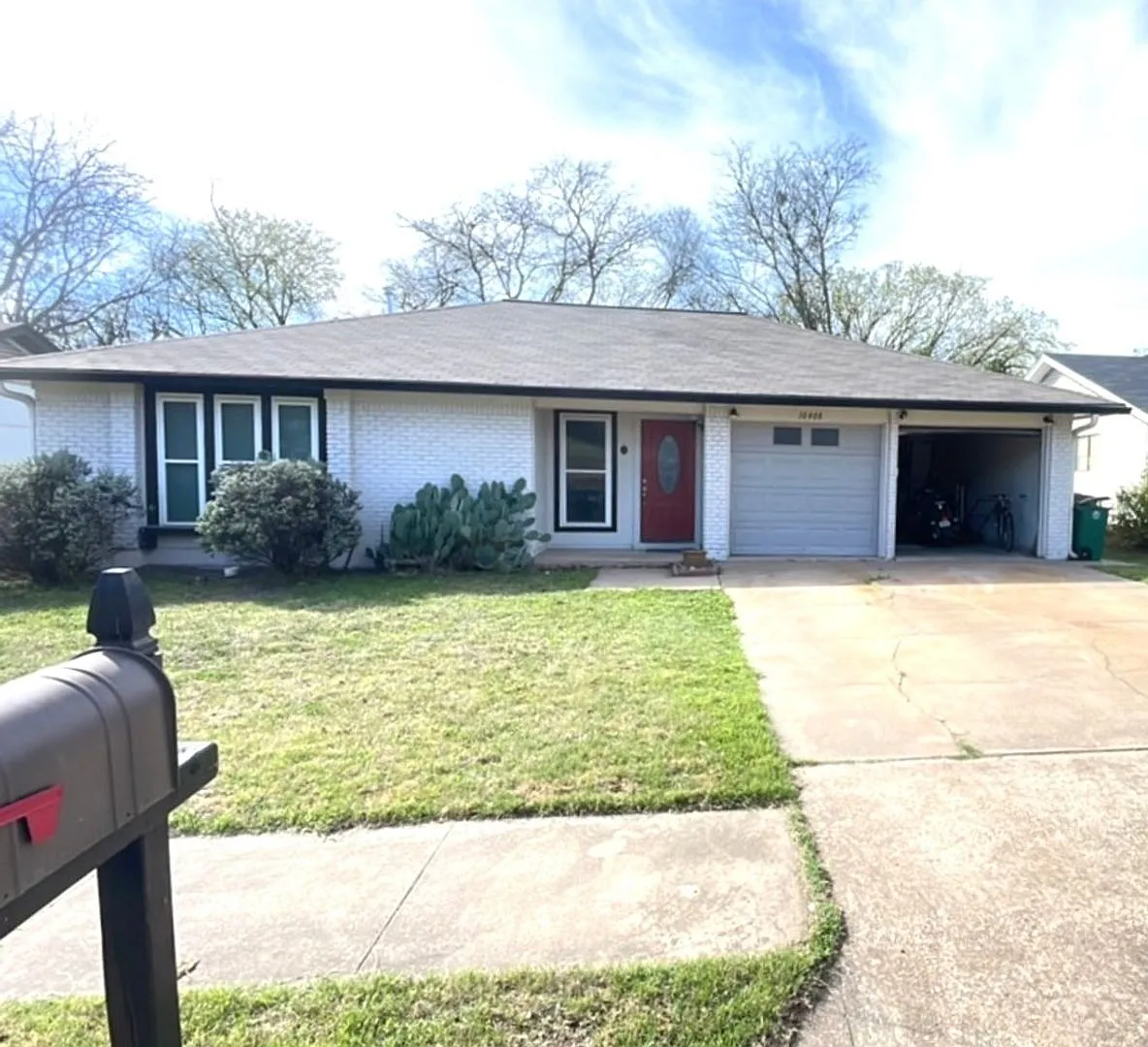 Building Photo - 10408 Leaning Willow Dr