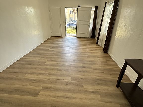 4th image of 547 San Francisco Ave