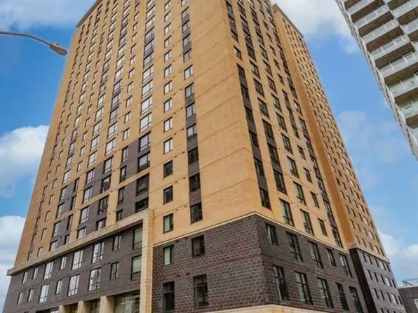 105 Champagne Ave S, Ottawa, ON