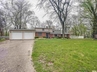 49 Hawthorne Rd, Rock Island, IL 61201