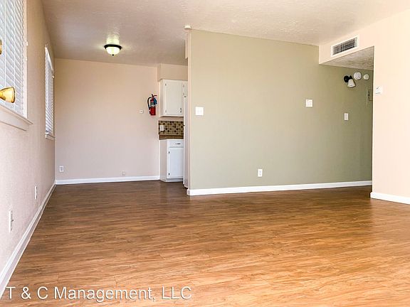 4th image of 304 Whispering Sands Ct SE APT B