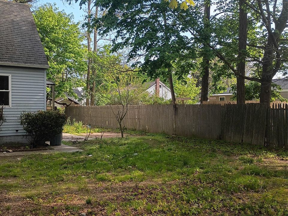 2nd image of 16 Neighborhood Road