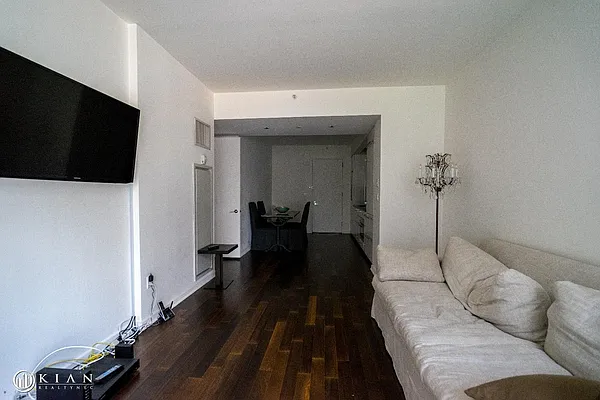 Rented by Kian Realty | media 13