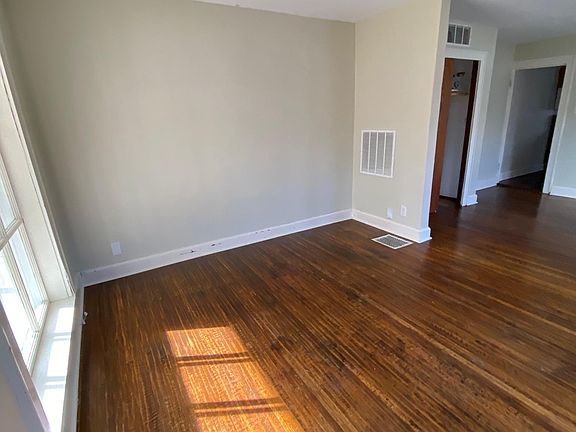 4th image of 714 E 51st St