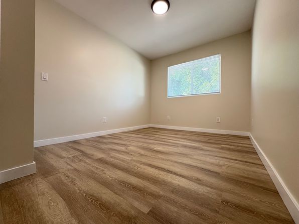 3042 Santa Fe Ave #F