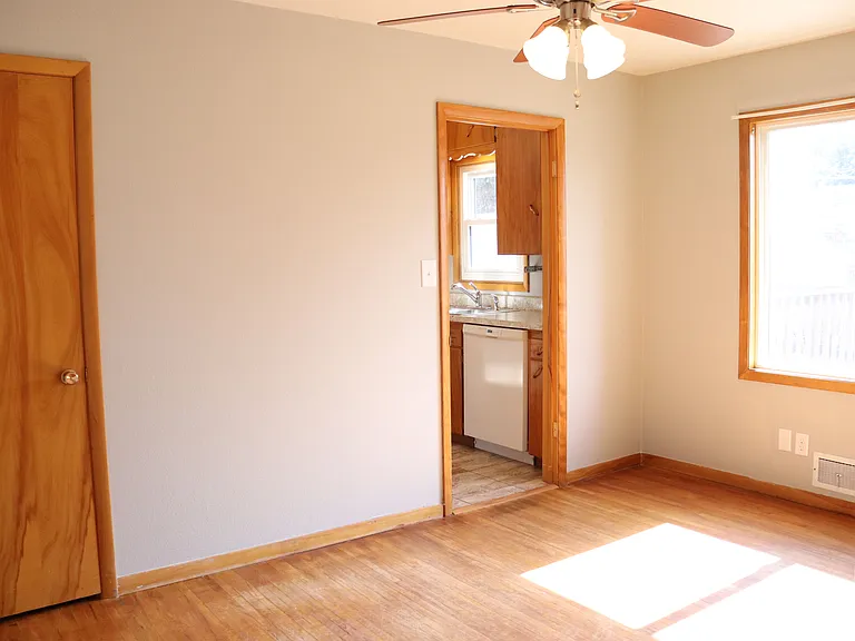 113 E Owens Ave — Photo 8