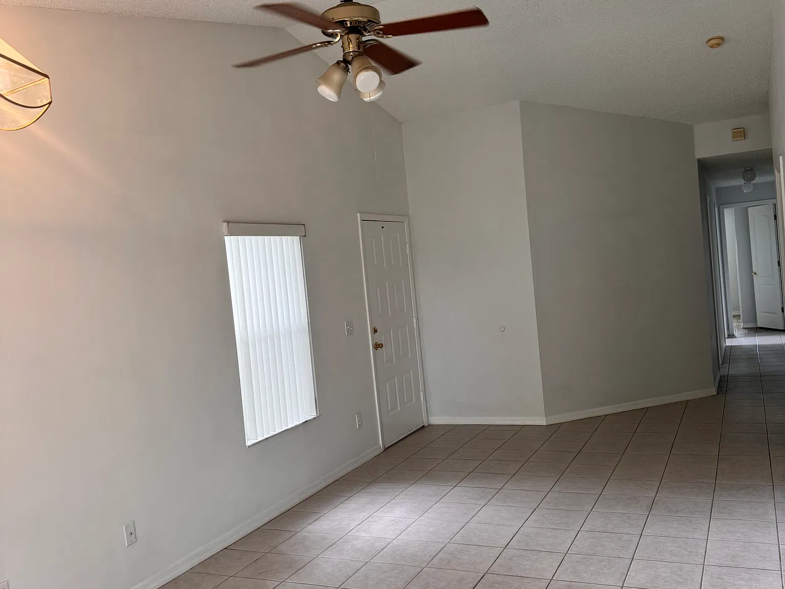 4400 Venice Dr — Photo 3