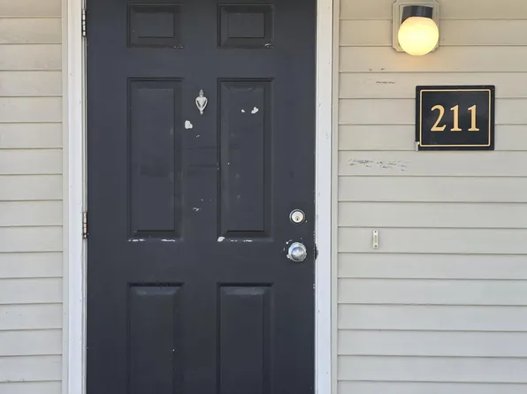 12967 Townsend Dr APT 211, Grand Ledge, MI 48837