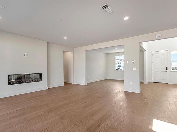 5th image of 423 Brendan Ct