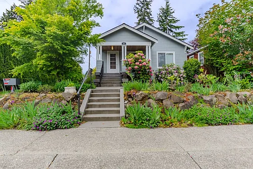 9017 5th Ave NE Photo 1