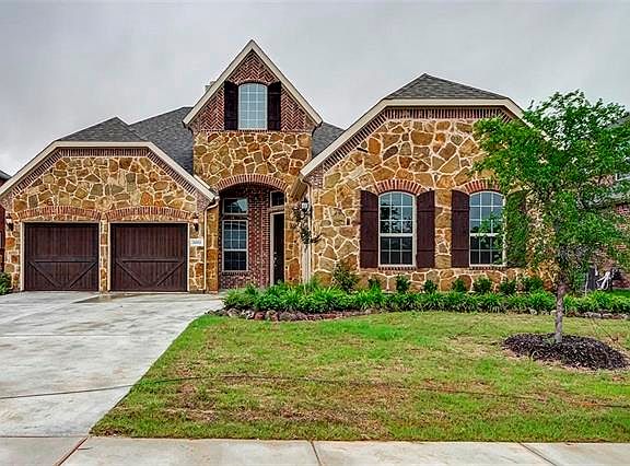 3rd image of 107 Hackberry Ln