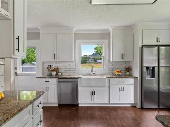 208 S Mulberry St, Cornersville, TN 37047