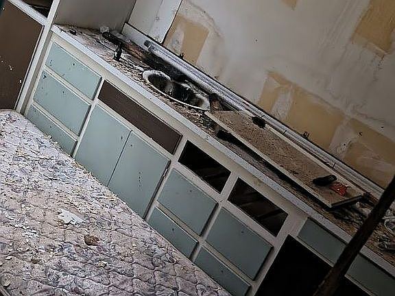 2nd image of 1906 Axtell St