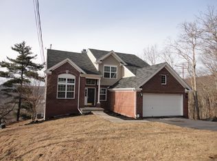 137 Ashley Ct, Bushkill, PA 18324
