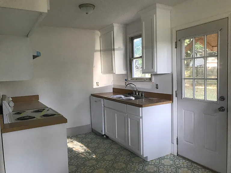 1248 Morgan St — Photo 3