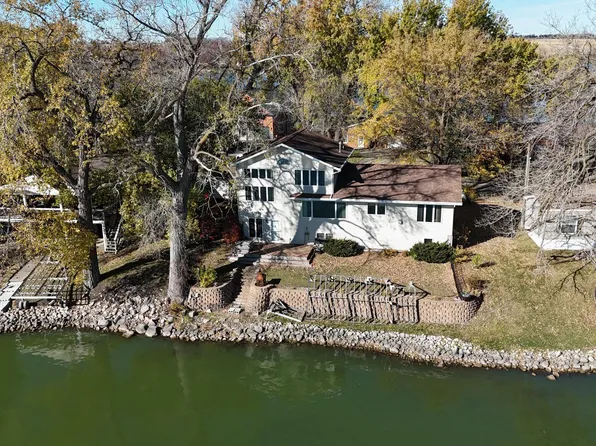 6 Edgewater Rd, Slayton, MN 56172