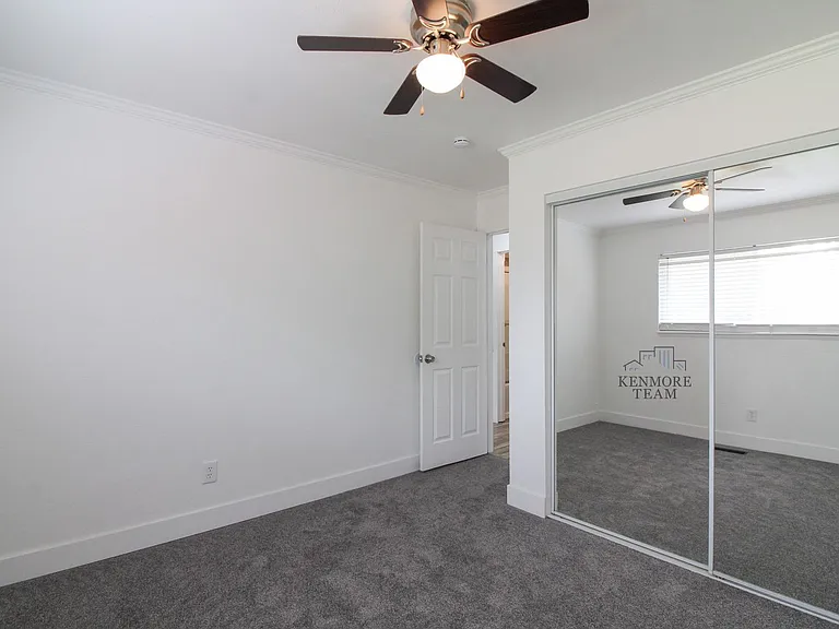2122 S Olympia St — Photo 14